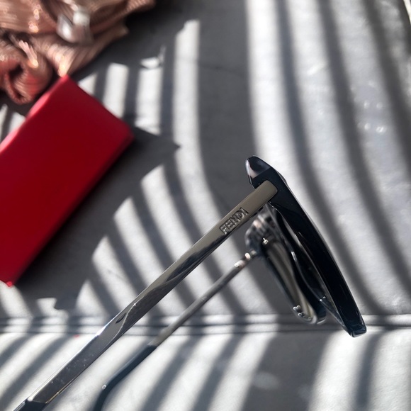 Fendi Sunglasses - Picture 4 of 5